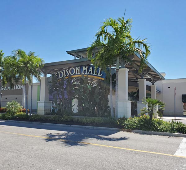 Fort Myers Edison Mall Saturn 5